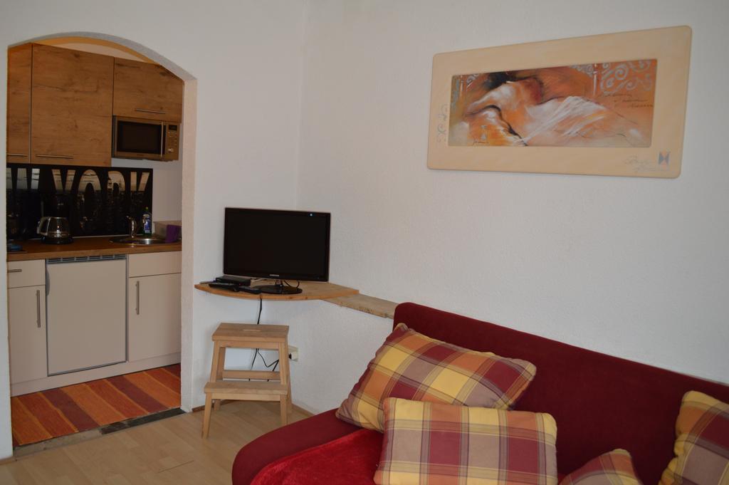 Burgauer Hof Apartment Bagian luar foto